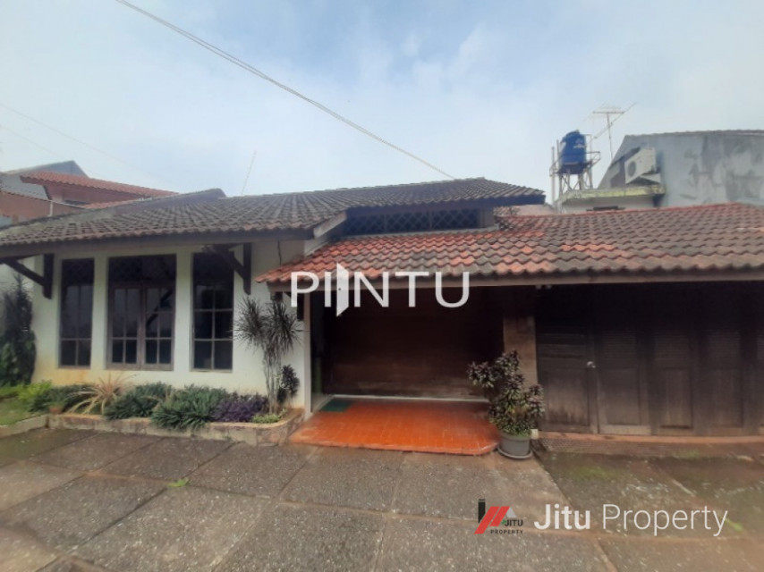 Rumah Sederhana Luas Di Daerah Komplek Deplu Larangan