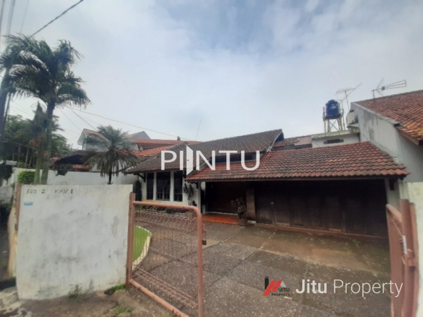 Rumah Sederhana Luas Di Daerah Komplek Deplu Larangan