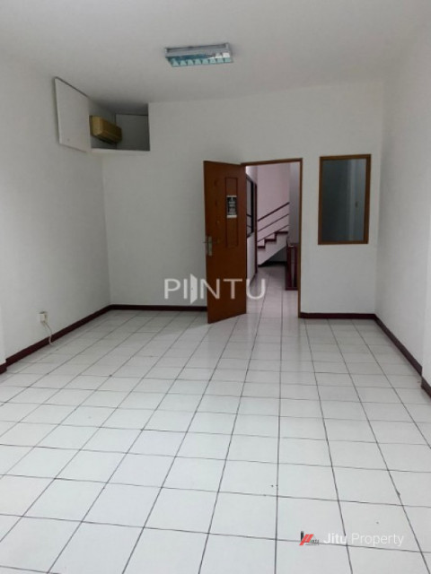 Dijual/disewa Ruko Zona Komersil Pinggir Jalan Siap Huni