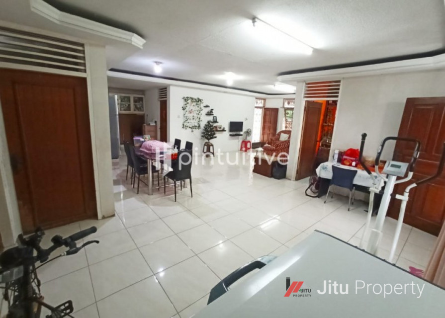 Dijual Rumah Strategis Hoek Di Kelapa Gading - Kelapa Nias