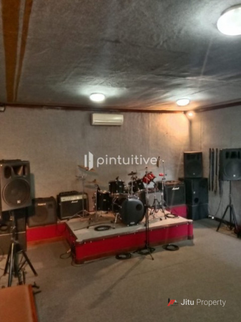 Rumah Besar Megah Include Studio Band di Ciputat Timur Tangerang