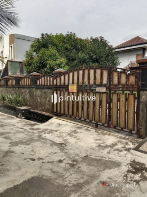 Rumah Besar Megah Include Studio Band di Ciputat Timur Tangerang