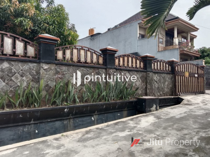 Rumah Besar Megah Include Studio Band di Ciputat Timur Tangerang