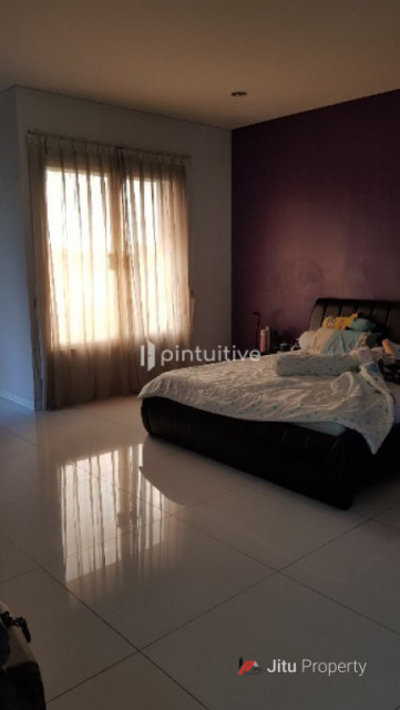 Dijual Rumah Marina Cove Hoek 3 Lantai 16x17 Pinggir Jalan