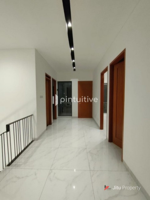 Rumah Baru Minimalis Singgasana di Bojongloa Kidul Bandung