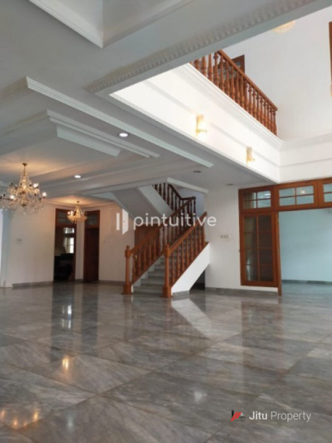 Rumah Mewah, Area Elite Menteng, Jalan Maluku, Jakarta Pusat