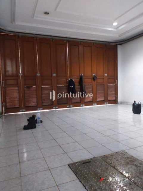 Rumah Mewah, Area Elite Menteng, Jalan Maluku, Jakarta Pusat