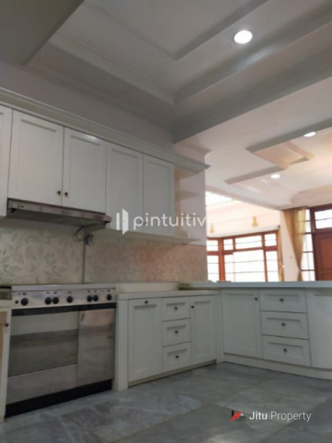 Rumah Mewah, Area Elite Menteng, Jalan Maluku, Jakarta Pusat
