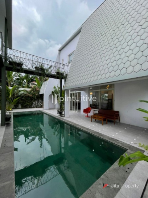 Dijual Rumah Gaya Scandinavian di Pejaten, Pasar Minggu