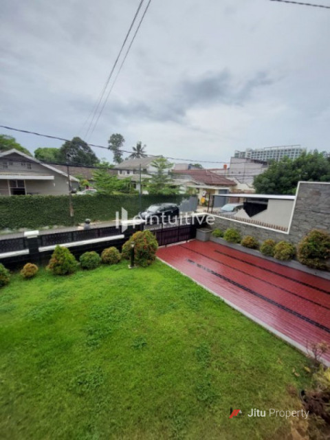 Dijual Rumah Siap Huni di Mampang Prapatan, Pancoran, Jakarta Selatan