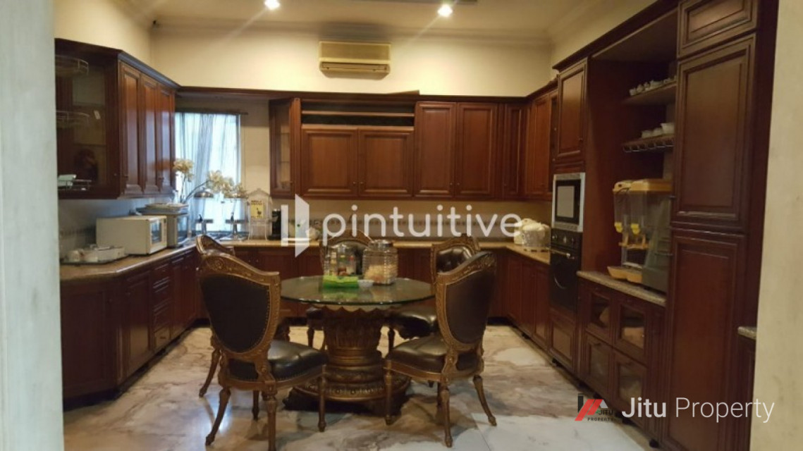 Rumah Lama Nan Megah Di Bundaran Metro Pondok Indah Jakarta Selatan