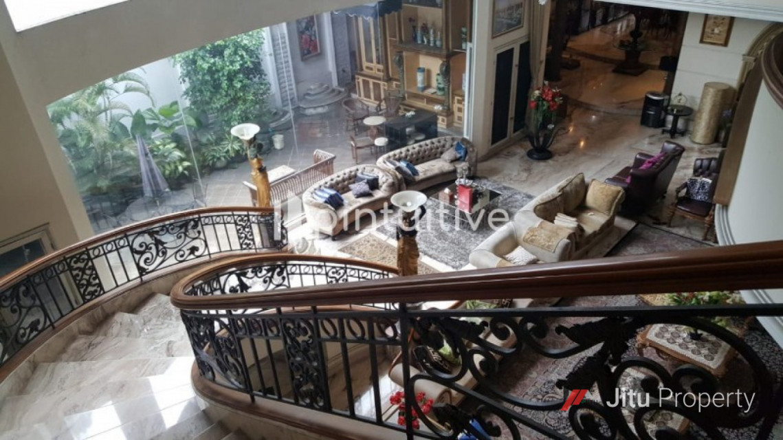 Rumah Lama Nan Megah Di Bundaran Metro Pondok Indah Jakarta Selatan