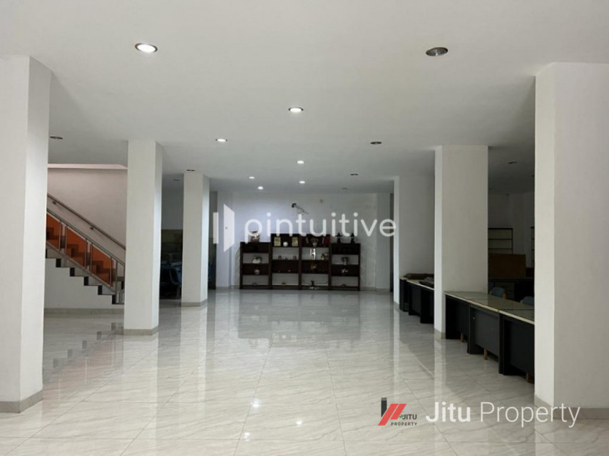 Gedung Kantor 4 Lantai Dekat Pakubuwono Residence, Jakarta Selatan