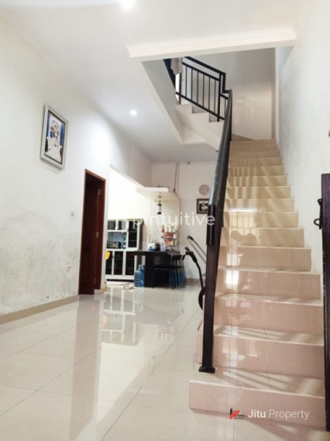 Rumah Dijual Dalam Cluster Green Damai Town House Jagakarsa