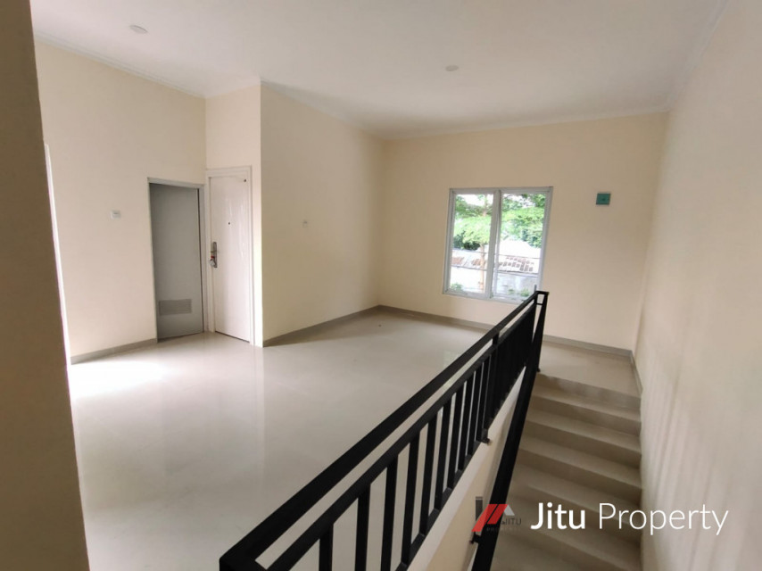 Rumah Cantik Dua Lantai di Perumahan Palem Lestari Jatisampurna Bekasi