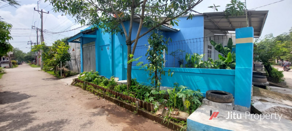 Dijual rumah SHM L.T 114M2, Lokasi Strategis, Depan Lapangan Fasum