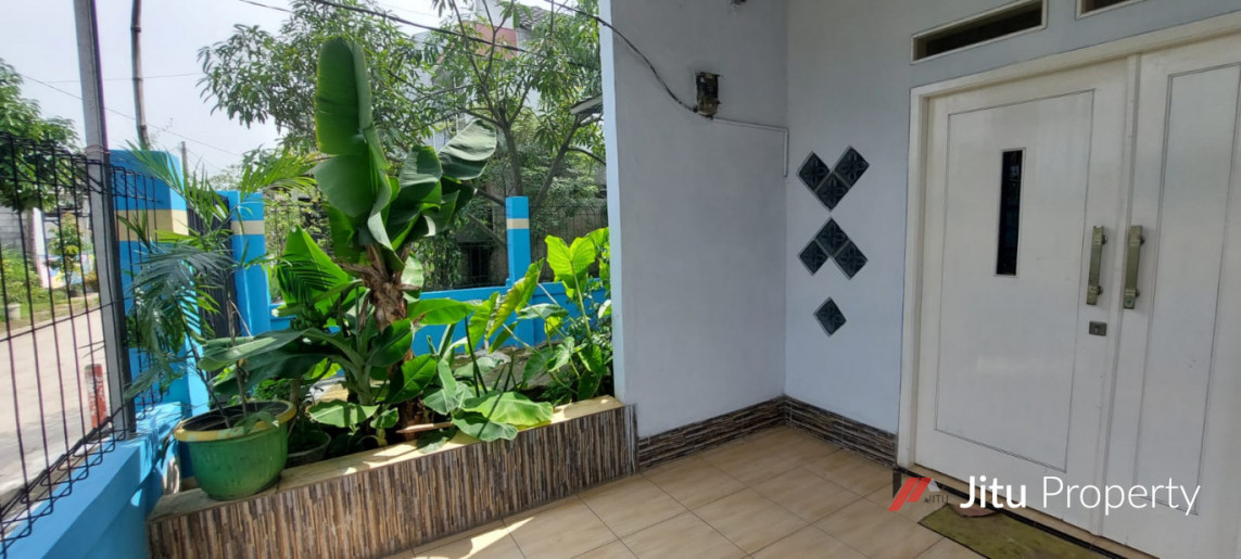 Dijual rumah SHM L.T 114M2, Lokasi Strategis, Depan Lapangan Fasum