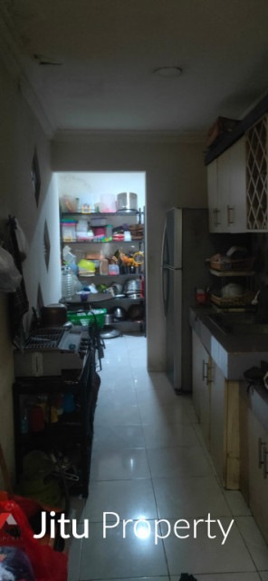 Dijual Rumah 2,5 lantai bisa usaha caffe di Duri Kepa Jakarta Barat