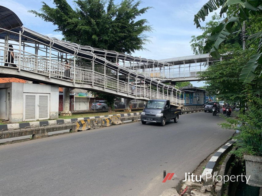 Disewakan Gedung Kebon Jeruk Lokasi Strategis depan Jalan Raya