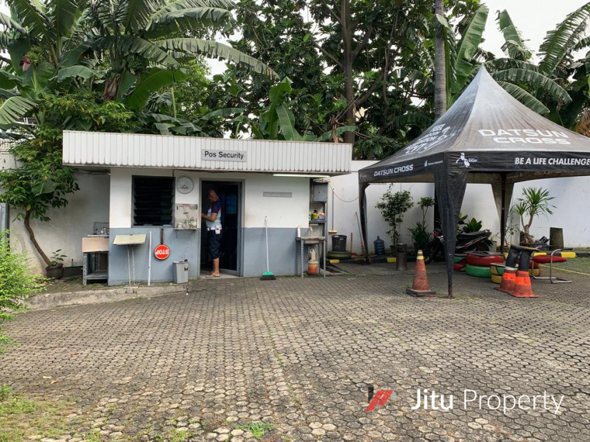 Disewakan Gedung Kebon Jeruk Lokasi Strategis depan Jalan Raya
