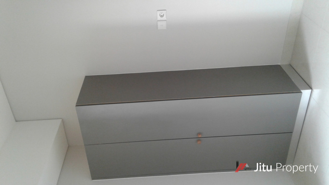 Dijual Cepat Apartemen Taman Anggrek residence Tower C lantai 39.  