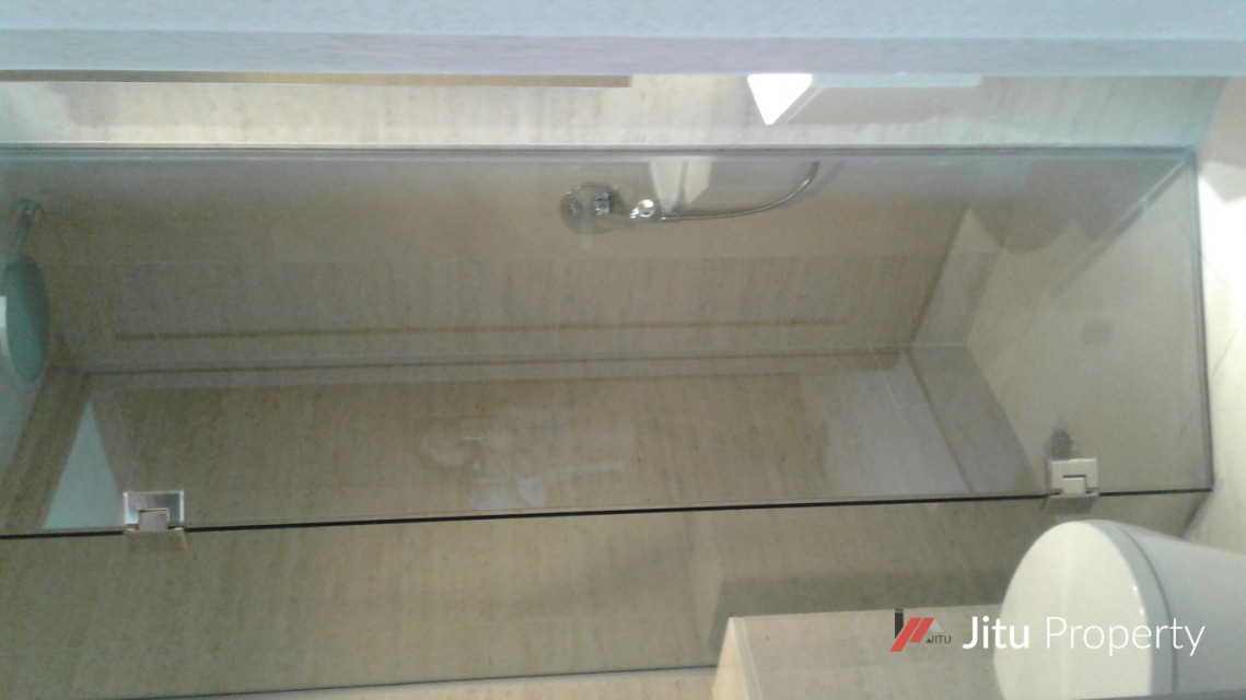 Dijual Cepat Apartemen Taman Anggrek residence Tower C lantai 39.  