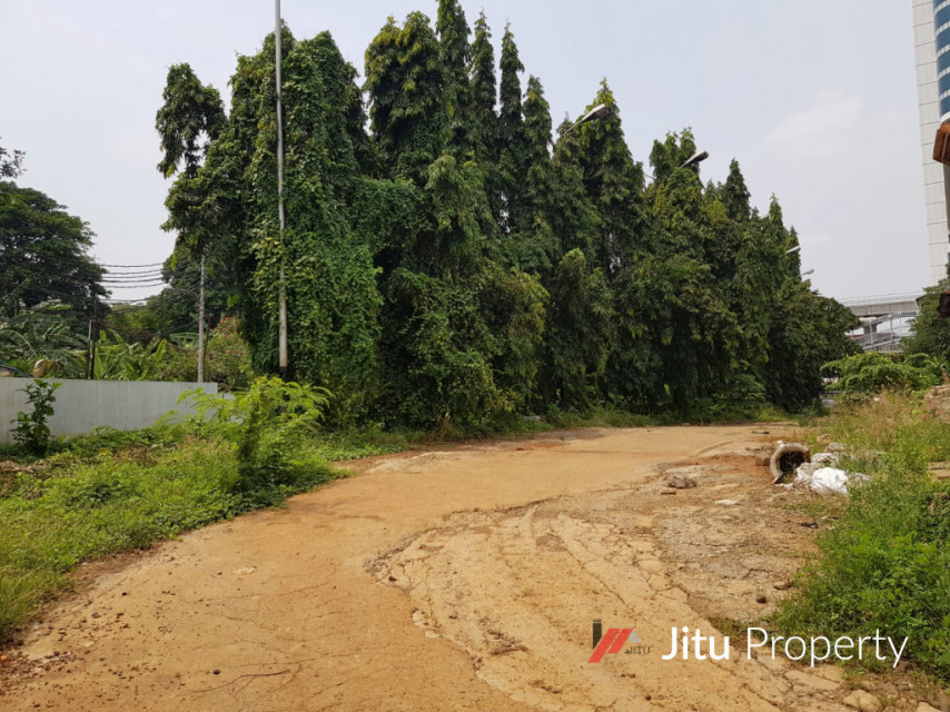 Dijual murah tanah strategis Jakarta Selatan Bonus bangunan. 60jt/m2