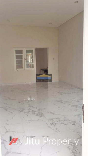 Rumah Cantik Full Renovasi Sudah Baja Ringan di Kota Wisata