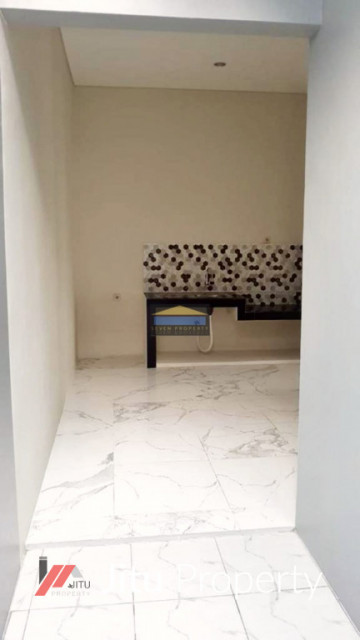 Rumah Cantik Full Renovasi Sudah Baja Ringan di Kota Wisata