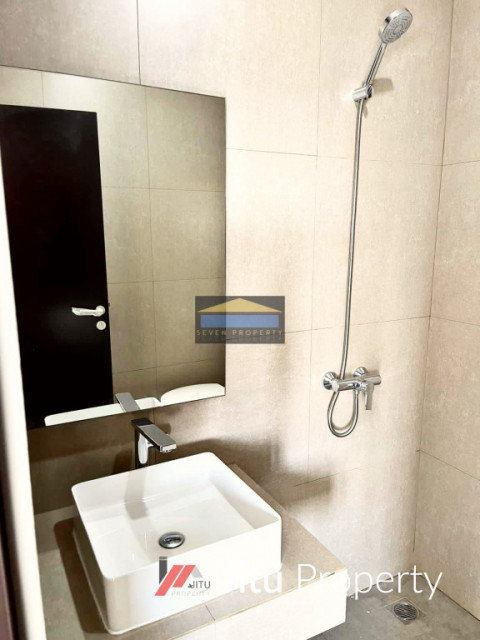 Rumah Modern Minimalis Bagus Lokasi Hook di Cimanggis