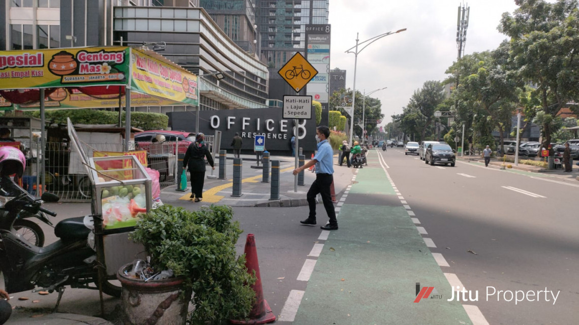 Dijual tanah seluas 1600 meter Kawasan Office 8 Residence. SHM 80 jt/m