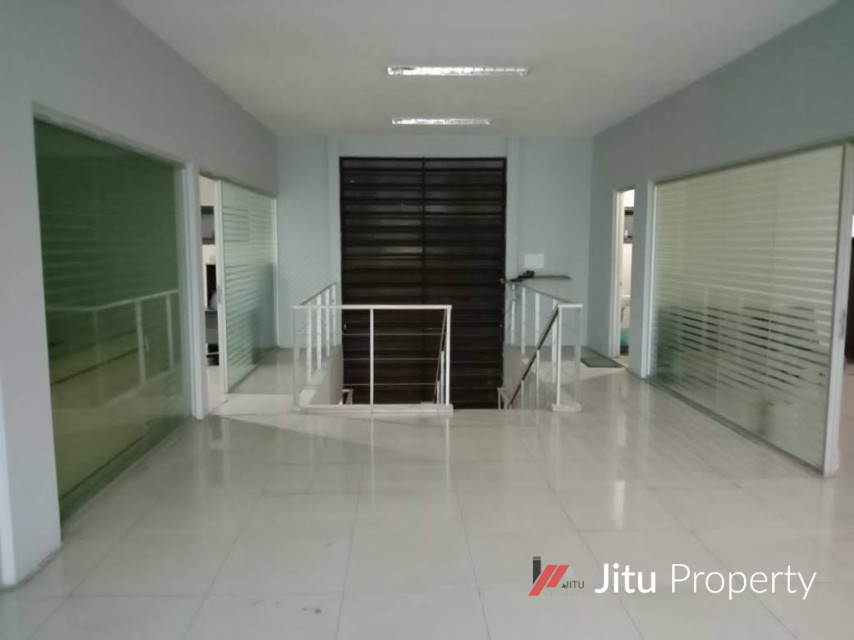 Dijual ruko bekas kantor Radio Dalam Kebayoran baru Jakarta Selatan