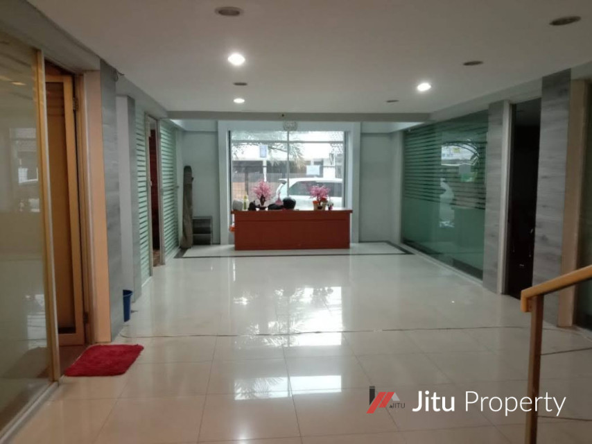 Dijual ruko bekas kantor Radio Dalam Kebayoran baru Jakarta Selatan