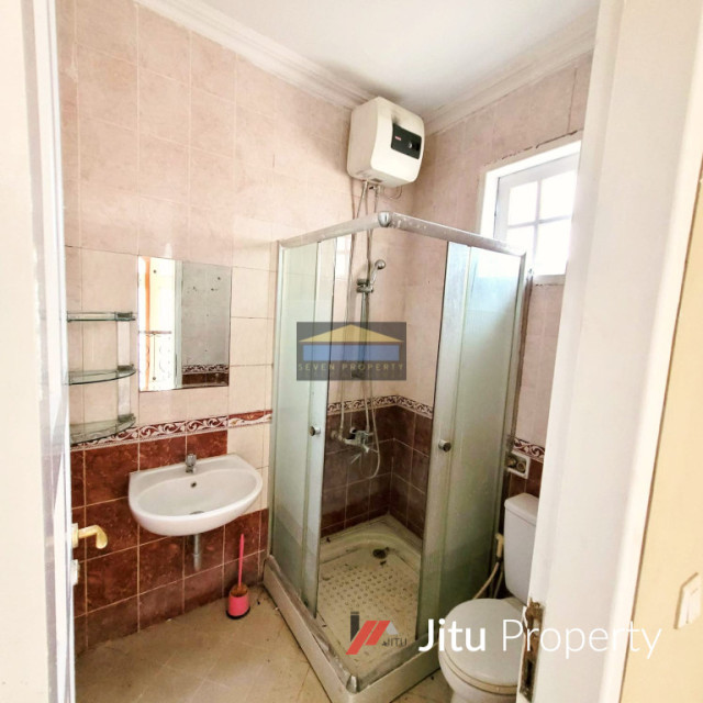 Dijual Rumah Bagus Siap Huni Harga Nego di Legenda Wisata 