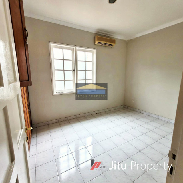 Dijual Rumah Bagus Siap Huni Harga Nego di Legenda Wisata 