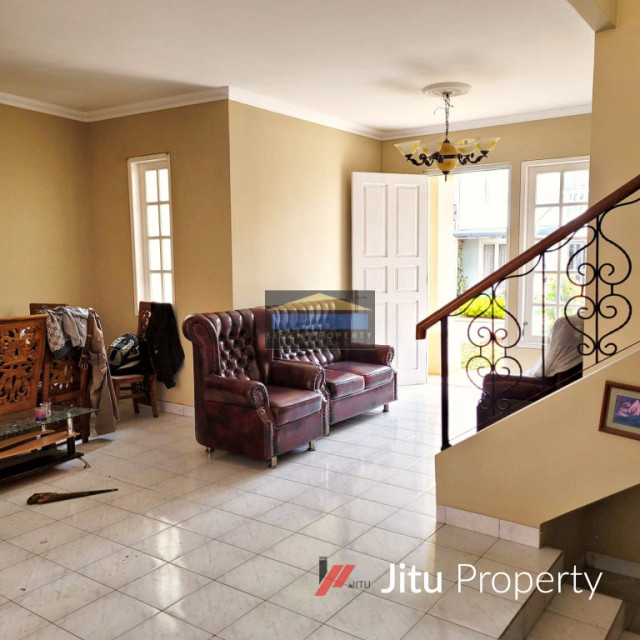 Dijual Rumah Bagus Siap Huni Harga Nego di Legenda Wisata 