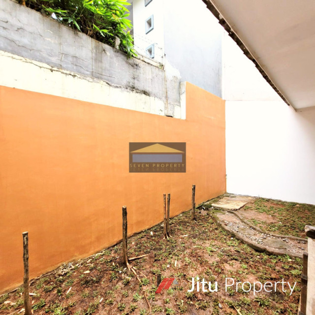 Dijual Rumah Bagus Siap Huni Harga Nego di Legenda Wisata 