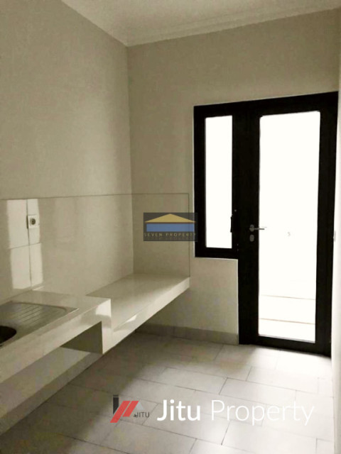 Dijual Rumah Modern Kontemporer Cantik Harga Nego di Kota Wisata