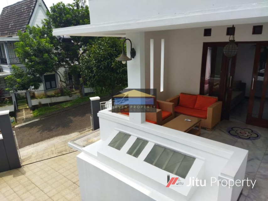 Dijual Rumah Hook Full Renovasi Semi Furnished di Bukit Golf Riverside