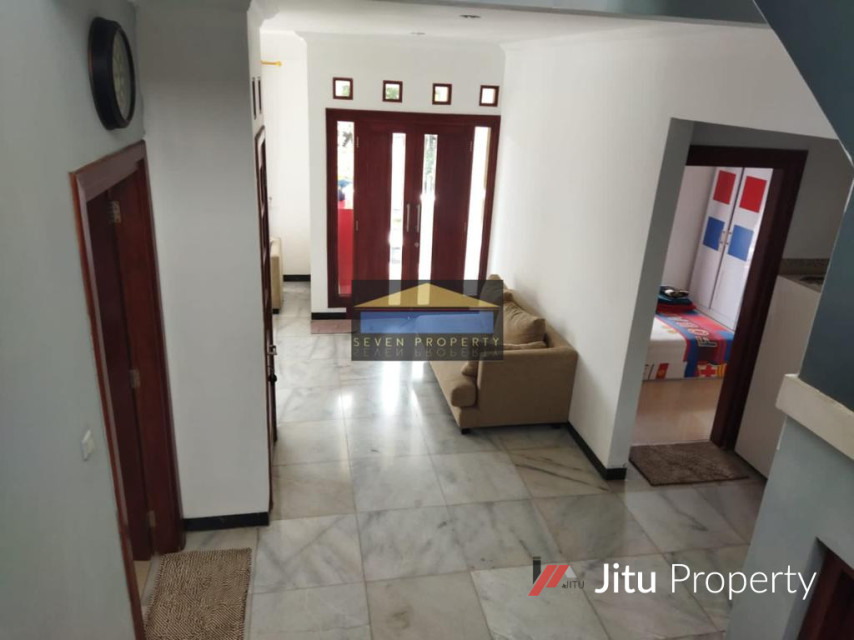 Dijual Rumah Hook Full Renovasi Semi Furnished di Bukit Golf Riverside
