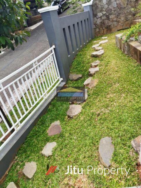 Dijual Rumah Hook Full Renovasi Semi Furnished di Bukit Golf Riverside