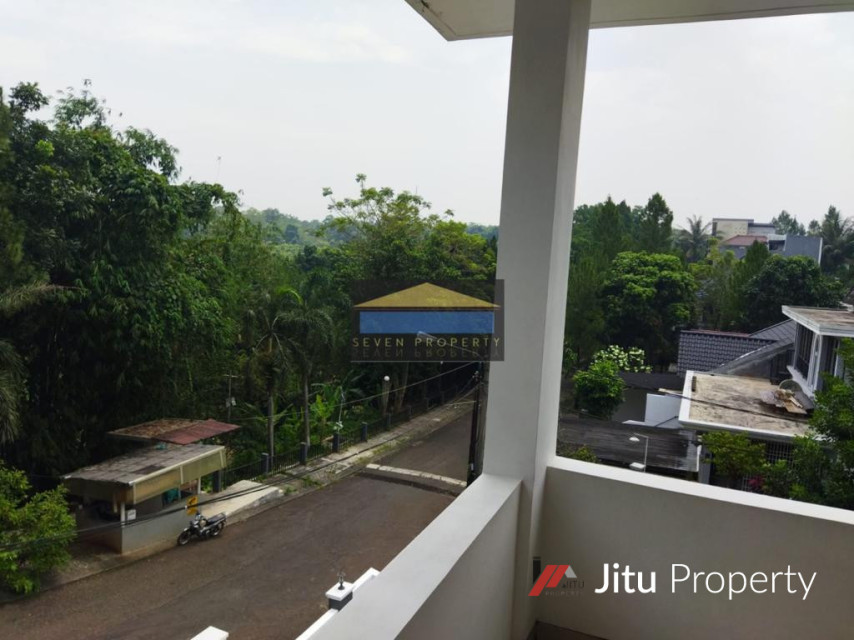 Dijual Rumah Hook Full Renovasi Semi Furnished di Bukit Golf Riverside