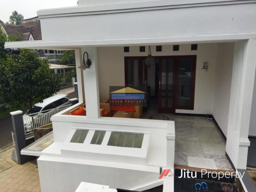 Dijual Rumah Hook Full Renovasi Semi Furnished di Bukit Golf Riverside