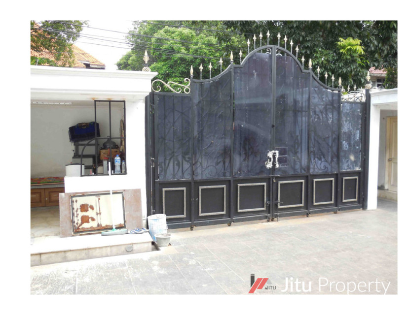 Dijual Rumah Mewah Kawasan Menteng Jakarta Pusat SHM