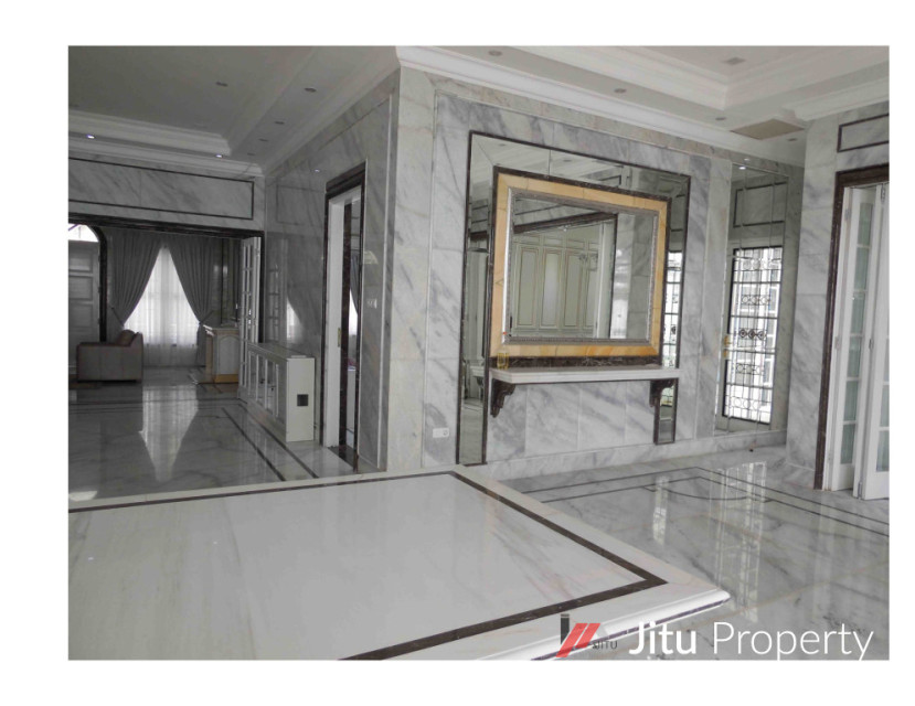 Dijual Rumah Mewah Kawasan Menteng Jakarta Pusat SHM