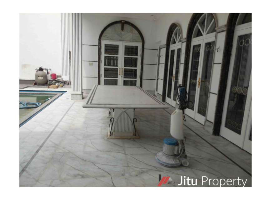 Dijual Rumah Mewah Kawasan Menteng Jakarta Pusat SHM