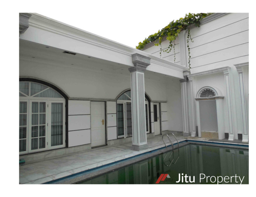 Dijual Rumah Mewah Kawasan Menteng Jakarta Pusat SHM
