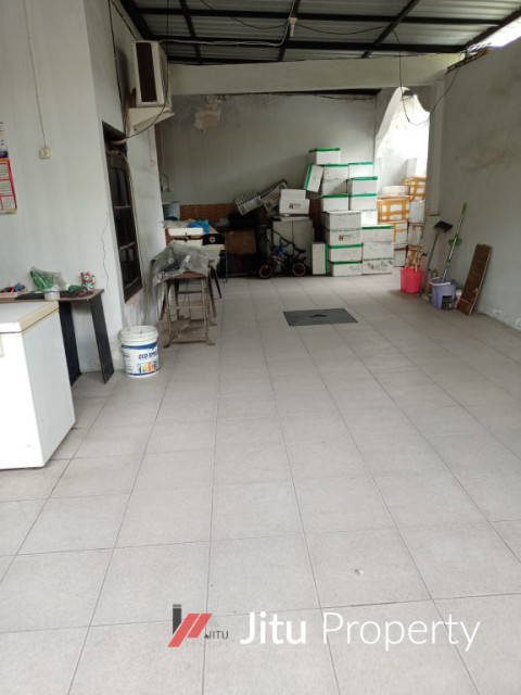 Rumah Dijual Surabaya lokasi strategis di Gunung Anyar