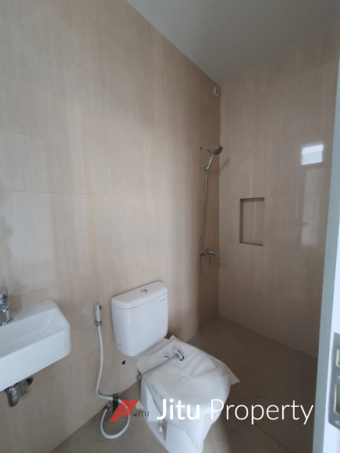 Dijual Rumah baru Minimalis Hook di Graha Natura, Surabaya