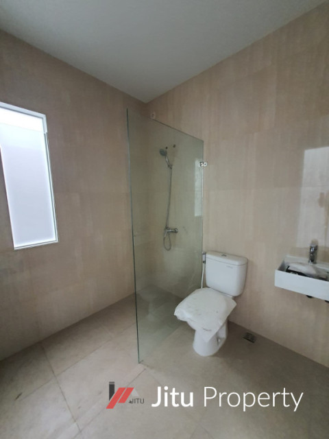 Dijual Rumah baru Minimalis Hook di Graha Natura, Surabaya